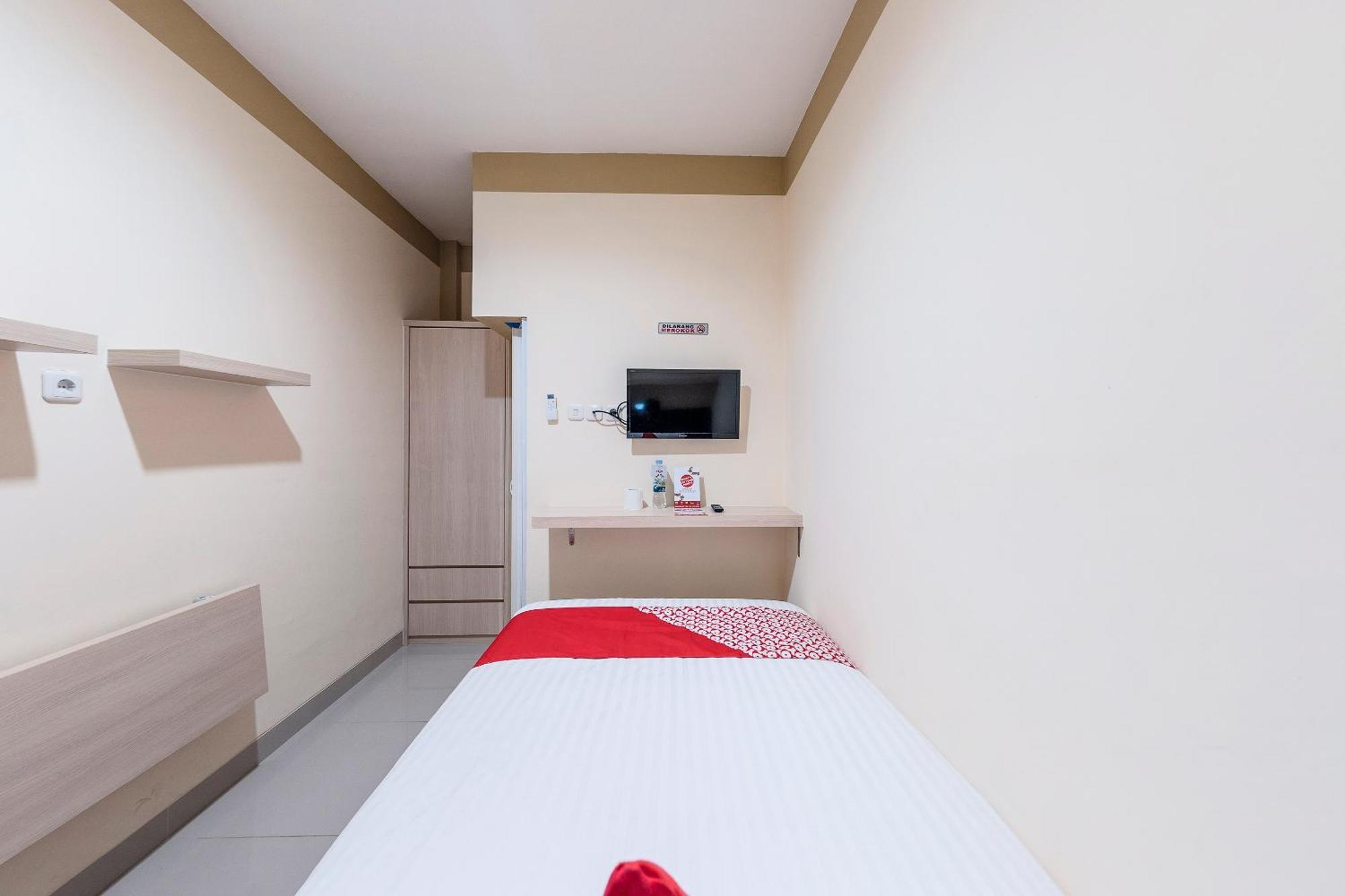 Oyo 478 Balcon Biru Hotel Jacarta Exterior foto
