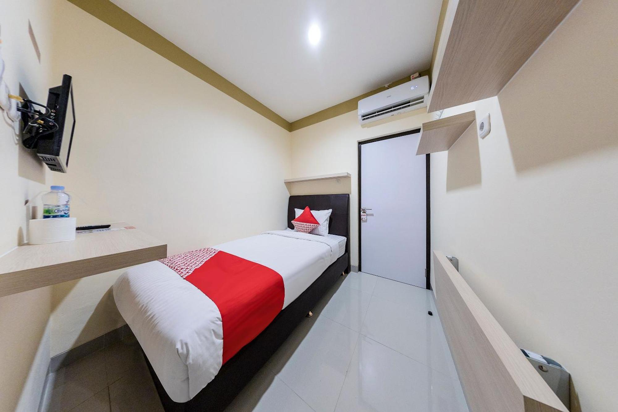 Oyo 478 Balcon Biru Hotel Jacarta Exterior foto