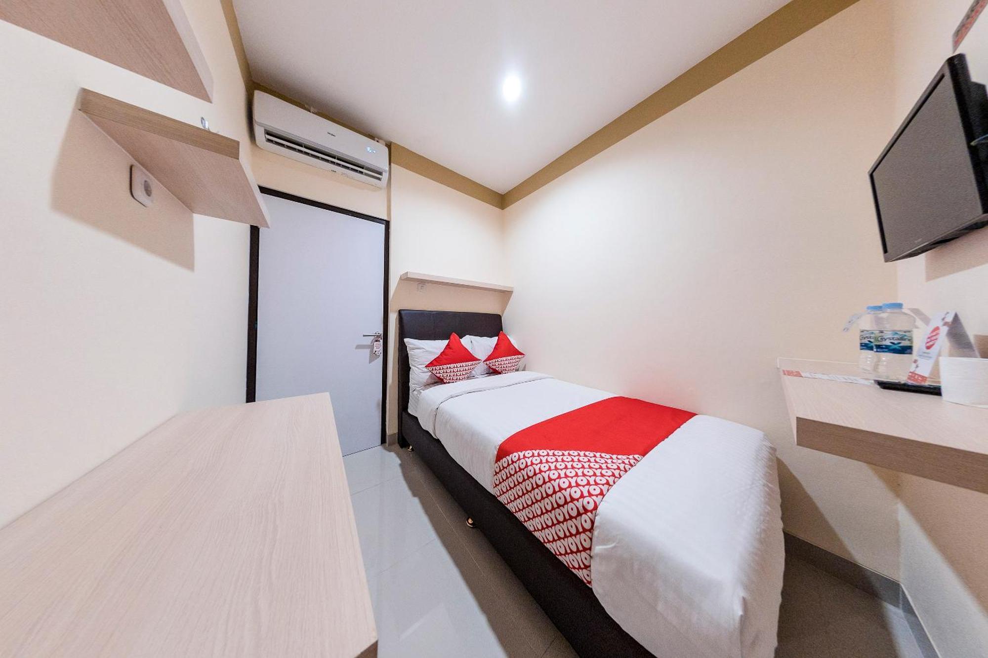 Oyo 478 Balcon Biru Hotel Jacarta Exterior foto